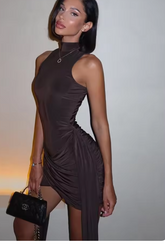 Vestido Curto de Festa sem Mangas